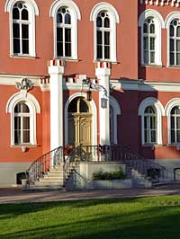 Birini palace, entrance